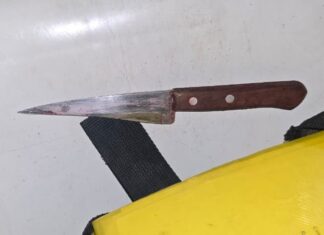 Homem é preso após matar irmão com golpes de faca durante briga em comunidade de Normandia Homem é preso após matar irmão com golpes de faca durante briga em comunidade de Normandia