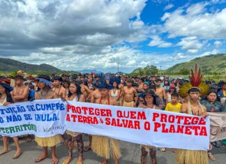 Indígenas bloqueiam BR-174 em Pacaraima contra marco temporal indígenas marco temporal br-174