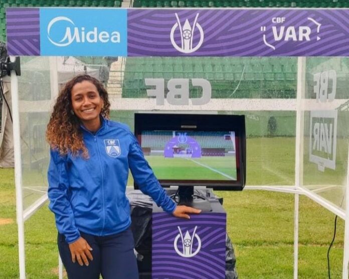 Árbitra de Roraima faz história ao atuar pela primeira vez em mata-mata do Brasileiro Feminino