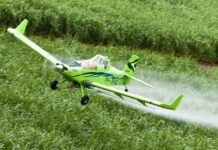 Justiça condena produtores e empresa a pagar R$ 750 mil por pulverização de agrotóxicos perto de comunidade indígena em Boa Vista Justiça condena produtores e empresa a pagar R$ 750 mil por pulverização de agrotóxicos perto de comunidade indígena em Boa Vista