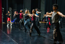 Bailarinos aprendem trecho de espetáculo da Focus em oficina no Mormaço Cultural Mormaço cultural oficina bailarinos