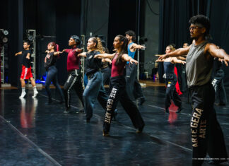 Bailarinos aprendem trecho de espetáculo da Focus em oficina no Mormaço Cultural Mormaço cultural oficina bailarinos