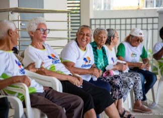 Acolhimento e convivência ajudam idosos a cuidar da saúde mental em Boa Vista Palestra sobre saúde mental com integrantes do Cabelos de Prata - Ft JONATHAS OLIVEIRA2