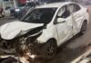 Acidente entre carro e duas motos deixa três feridos na Ene Garcez acidente
