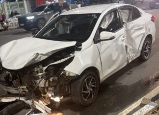 Acidente entre carro e duas motos deixa três feridos na Ene Garcez acidente
