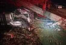 Motorista derruba dois postes após perder controle do carro em Boa Vista motorista acidente