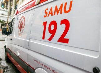 Quatro adolescentes ficam feridos em acidente entre dois carros no Centro de Boa Vista adolescentes
