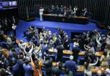 Senado aprova fim da escala 6×1 e jornada de 40 horas sem redução salarial