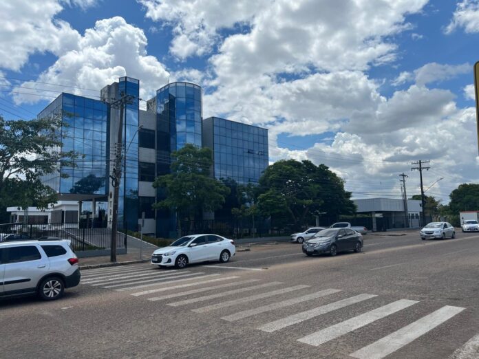Detran bloqueia vias para organizar fluxo de veículos durante as eleições em Boa Vista
