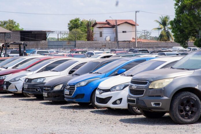 Leilão de Veículos - Ft BRENDA LIMA1 Prefeitura de Boa Vista anuncia leilão de 115 veículos para novembro