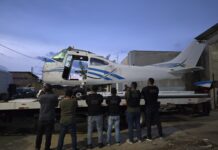 Polícia prende quatro pessoas e apreende avião desmontado durante investigação de homicídio em Boa Vista Polícia prende quatro pessoas e apreende avião desmontado e combustível durante investigação de homicídio em Boa Vista