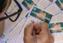 Mega-Sena acumula e prêmio de R$ 230 milhões será sorteado neste sábado (24) Mega-Sena acumula e prêmio de R$ 230 milhões será sorteado neste sábado (24)