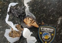 Mulher é presa e adolescente é apreendida com drogas na BR-210 em Caroebe Mulher é presa e adolescente é apreendida com drogas na BR-210 em Caroebe